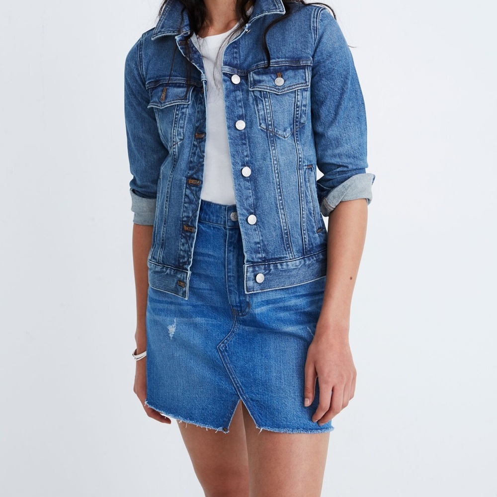 The Stretch Jean Jacket in Hobson Wash